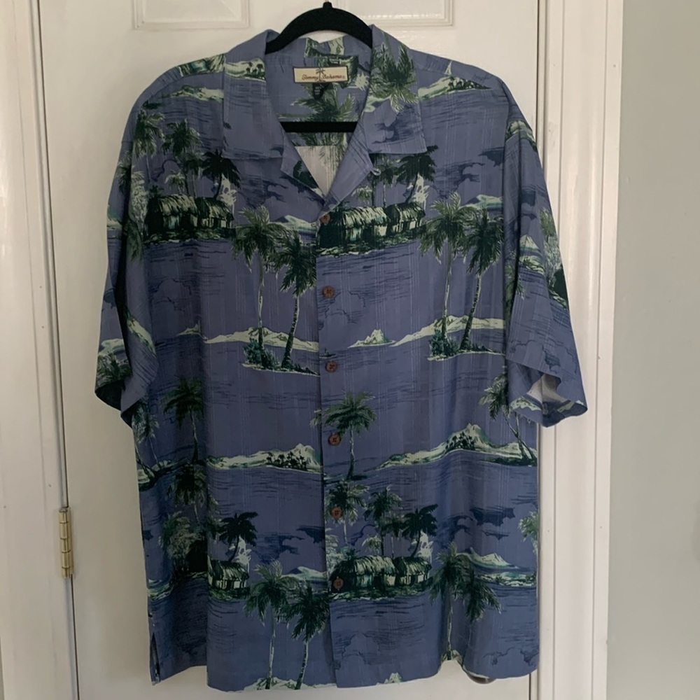 NWOT Tommy Bahama 100% Silk Mens Shirt Size  L #106